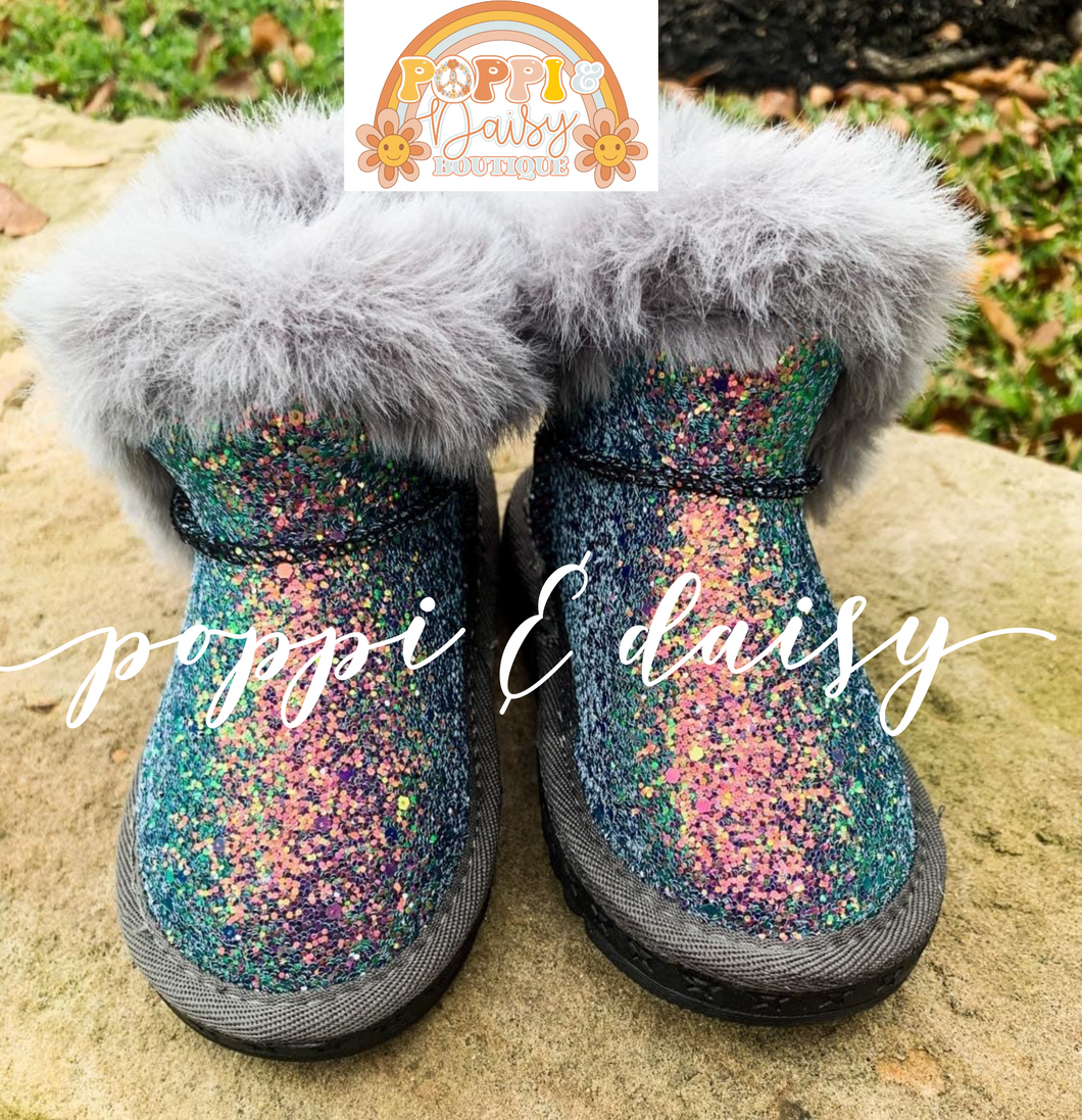 PREORDER: Fuzzy sparkly boots